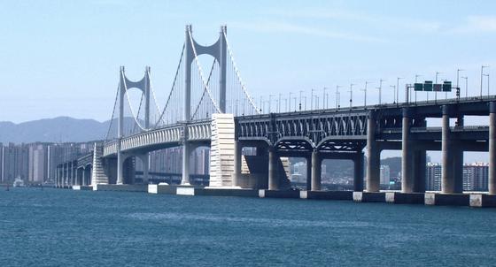 Kwang-Ahn Grand Bridge, photo 3